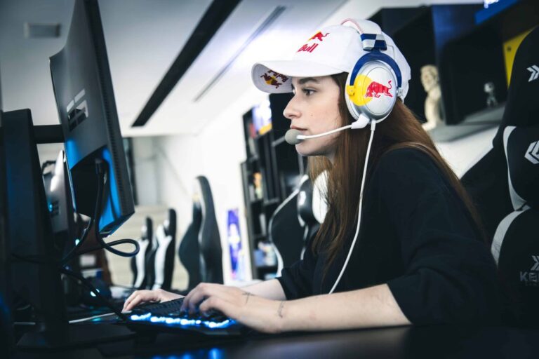 Red Bull ClassiCS revela capitães de destaque para torneio na CCXP 2024