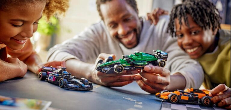 LEGO revela novos sets de F1 para 2025