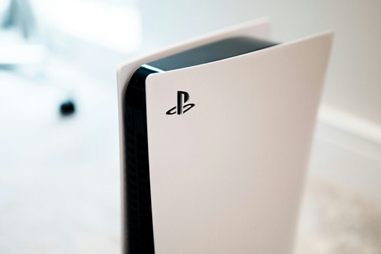 Sony afirma que é necessário ter uma conta da PSN no PC para garantir a ordem e a segurança.