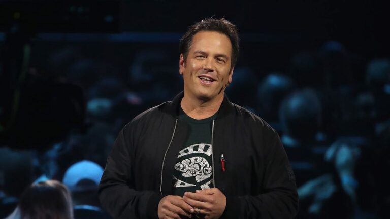 Phil Spencer faz comentário sutil sobre o preço do PS5 Pro em entrevista