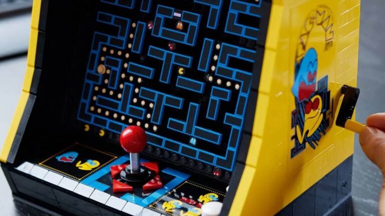 LEGO do jogo PAC-MAN com mais de 2 mil peças está com 27% de desconto; confira!