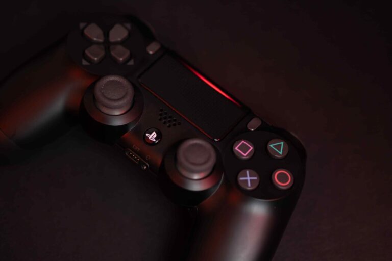 Aproveite as férias na PS Store: descubra 20 jogos por menos de R$ 20.