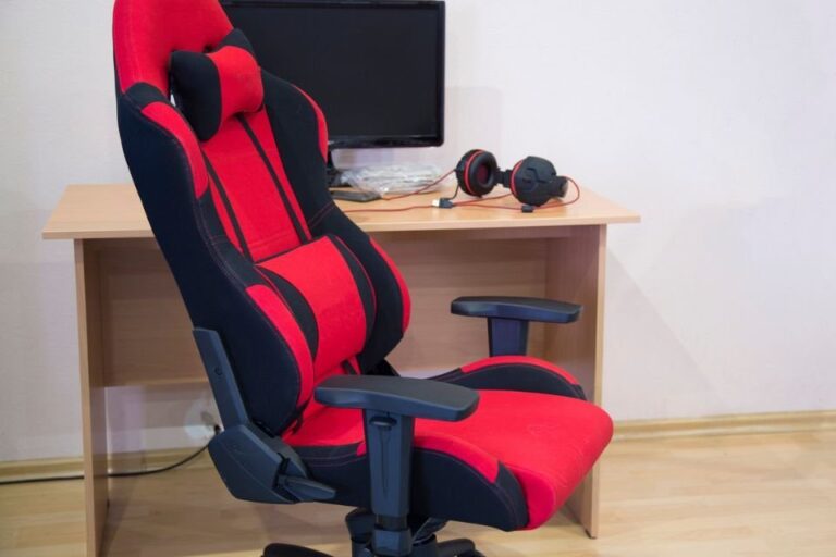 Cadeiras Gamer com desconto; descubra opções da Thunder, XT Racer, TGT e outras.
