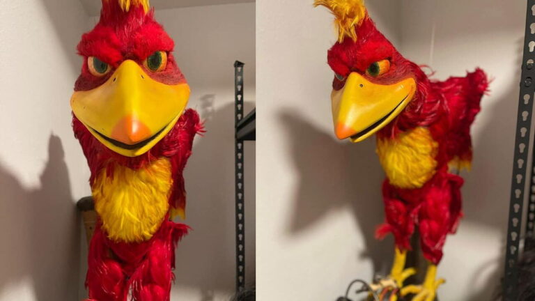 Pelúcia assustadora de Banjo-Kazooie é vendida por US$ 2,1 mil
