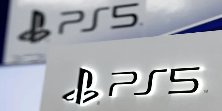 Sony apresenta crescimento significativo no setor de videogames e serviços online.