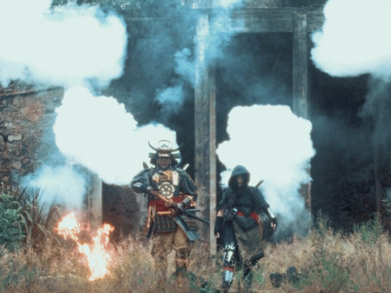 Assassin’s Creed Shadows ganha abertura de tokusatsu com Edu Falaschi