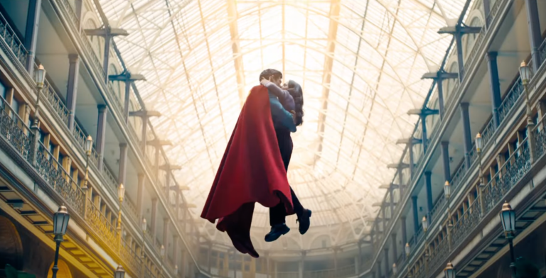 Superman ganha trailer oficial emocionante