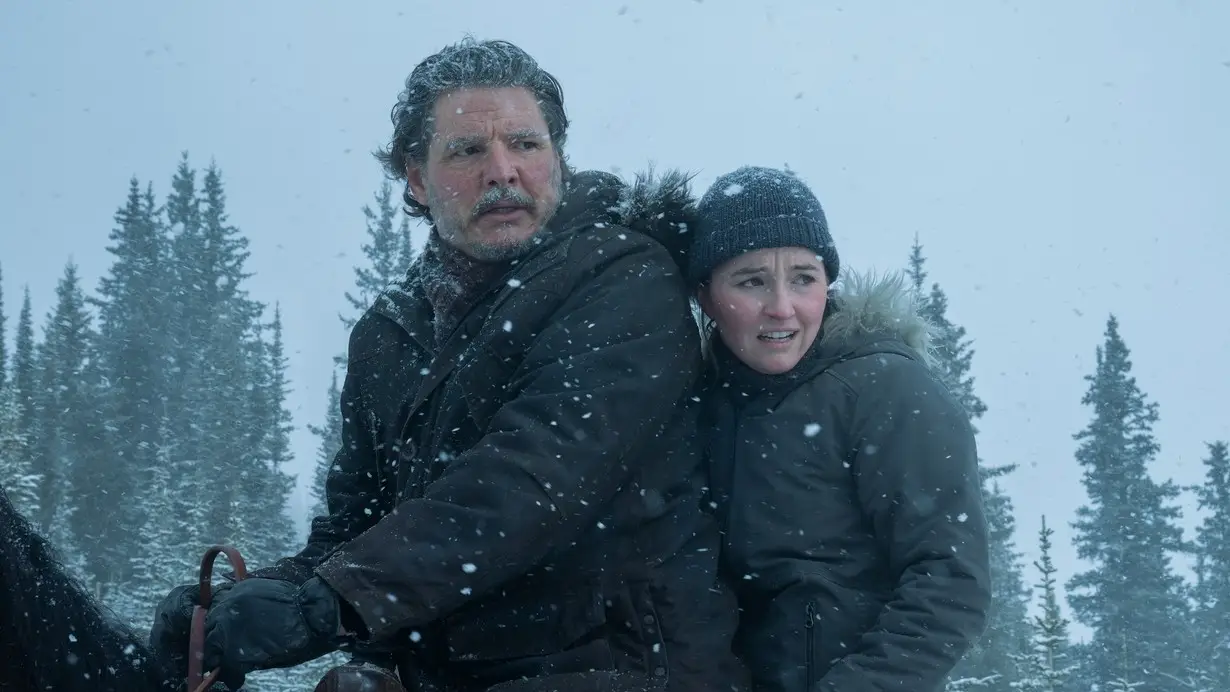 Pedro Pascal e Kaitlyn Dever como Joel e Abby em TLOU temporada dois.