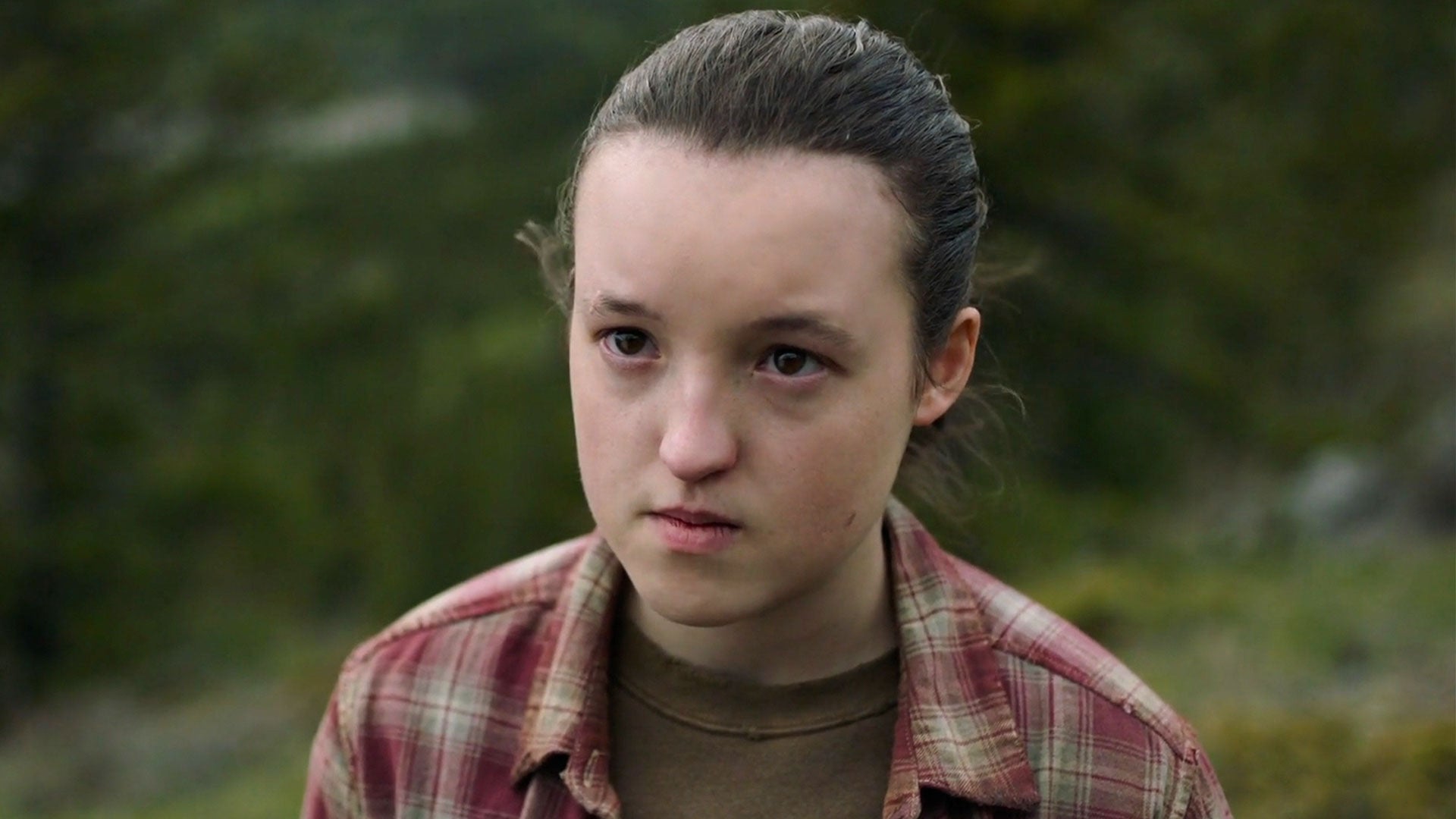 Bella Ramsey como Ellie em The Last of Us melhorada