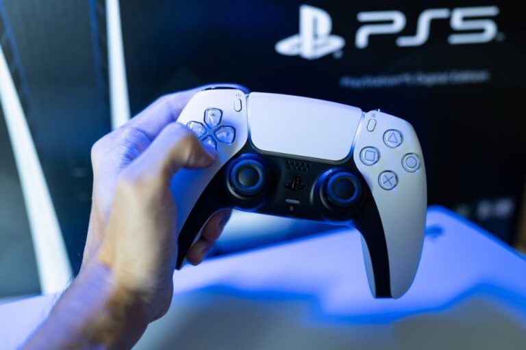PS5 Slim com os jogos ASTRO BOT e Gran Turismo 7 em promoção imperdível